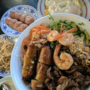Pho 79 Restaurant - no noodles. Bowl is filled with lettuce, carrots, cucumber. Great low carb option. - Vietnamese Near Me - Westminster, California Pho 79 Restaurant - no noodles. Bowl is filled with lettuce, carrots, cucumber. Great low carb option. - Vietnamese Near Me - Westminster, California