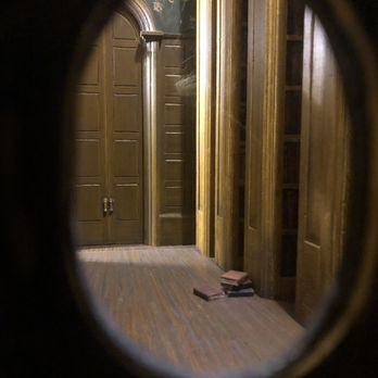 Hotel Greene - Through the peep hole - Mini Golf Near Me - Richmond, Virginia