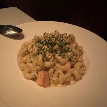 Drake's Hollywood - Lobster mac - Steakhouses Near Me - Houston, Texas