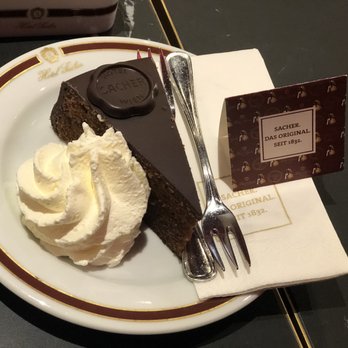 Sacher Eck - Cafes Near Me - Vienna, 9