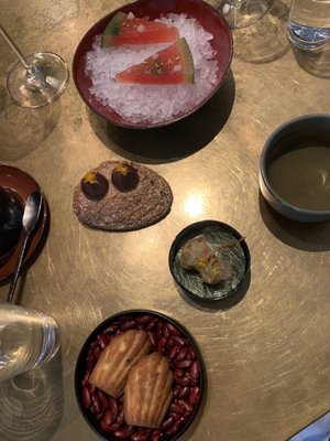 DIM Dining* by null