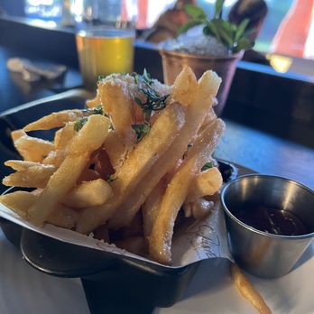 Splash - Garlic fries - Sports Bars Near Me - San Francisco, California Splash - Garlic fries - Sports Bars Near Me - San Francisco, California
