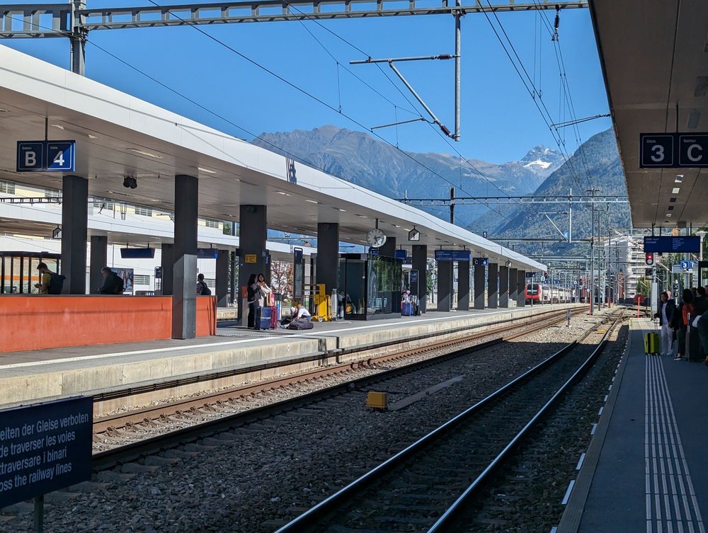 BAHNHOF VISP Updated April 2024 18 Photos Bahnhofplatz 1, Visp