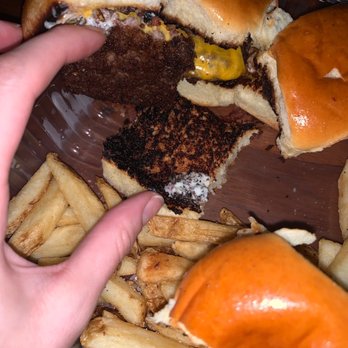 Chili's - Burnt buns.. oh also, no onions that should be on there. - American Near Me - Niagara Falls, New York