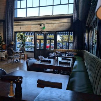 The Henry - New American Near Me - Phoenix, Arizona