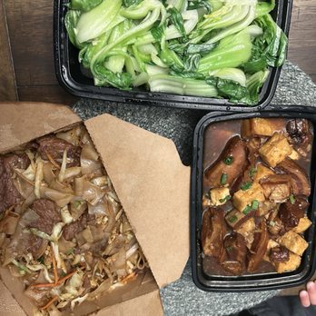 Joyee's Dumpling House - Poway - Fried ricenoodle with beef, bok Bay Choy W.Garlic, Braised Pork Belly W.Tofu. - Chinese Near Me - Poway, California Joyee's Dumpling House - Poway - Fried ricenoodle with beef, bok Bay Choy W.Garlic, Braised Pork Belly W.Tofu. - Chinese Near Me - Poway, California