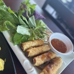 Egg rolls Ig & TikTok: @rachiesayang