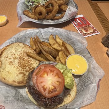 Fuddruckers - Burgers Near Me - Succasunna, New Jersey Fuddruckers - Burgers Near Me - Succasunna, New Jersey