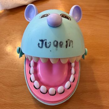 Jugem - they have a box of toys to keep you entertained as you wait for your food - Japanese Curry Near Me - Honolulu, Hawaii Jugem - they have a box of toys to keep you entertained as you wait for your food - Japanese Curry Near Me - Honolulu, Hawaii
