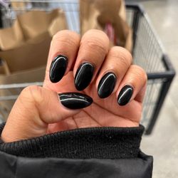 Unique Nail, by Sue - Black gel fillings