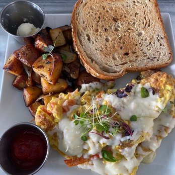 ATTITUDE CAFE - Veggie Omelet - Breakfast & Brunch Near Me - Los Angeles, California