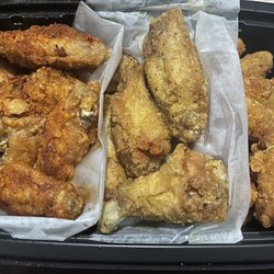 Wings Over Boston - 9 Wing Meal lemon pepper dry rub & West Texas Mesquite rub with garlic parm tots