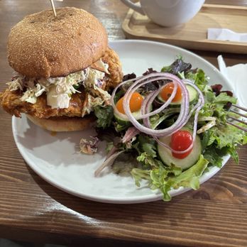 Corner Table - NASHIVILLE-STYLE HOT CHICKEN SANDWICH - Breakfast & Brunch Near Me - Redwood City, California