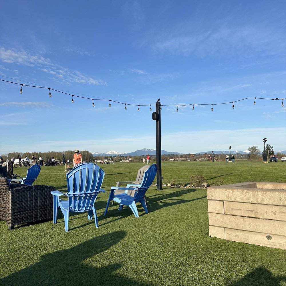 Snohomish Valley Golf Center - Gorgeous blue skies - Golf Near Me - Snohomish, Washington