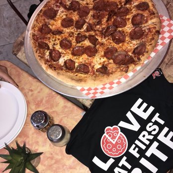 Te Amo Pizza - Pizza Near Me - Bell, California
