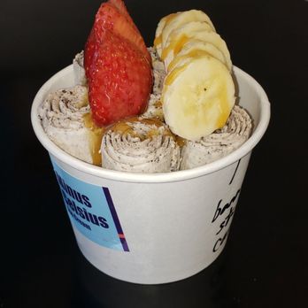 Minus Celsius Ice Cream - Cookies and cream combo made with real Oreos. Topped off with bananas, strawberries and caramel drizzle. - Ice Cream & Frozen Yogurt Near Me - New York, New York Minus Celsius Ice Cream - Cookies and cream combo made with real Oreos. Topped off with bananas, strawberries and caramel drizzle. - Ice Cream & Frozen Yogurt Near Me - New York, New York
