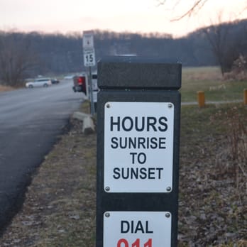 Swallow Cliff Woods - Sunrise to Sunset - Everyday. - Hiking Near Me - Palos Hills, Illinois Swallow Cliff Woods - Sunrise to Sunset - Everyday. - Hiking Near Me - Palos Hills, Illinois
