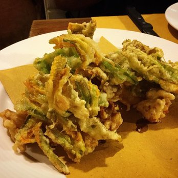 Vini e Vecchi Sapori - Fried Zucchini Flowers and Chicken (9/2/2016) - Tuscan Near Me - Florence, FI Vini e Vecchi Sapori - Fried Zucchini Flowers and Chicken (9/2/2016) - Tuscan Near Me - Florence, FI