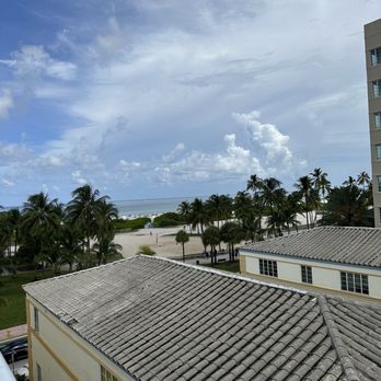 Leslie Hotel - Hotels Near Me - Miami Beach, Florida