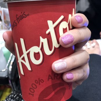 Lux Nail Bar - Nail Salons Near Me - Thornhill, Ontario