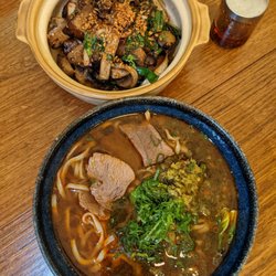 Bao Bao - Three cup mushroom and beef noodle soup