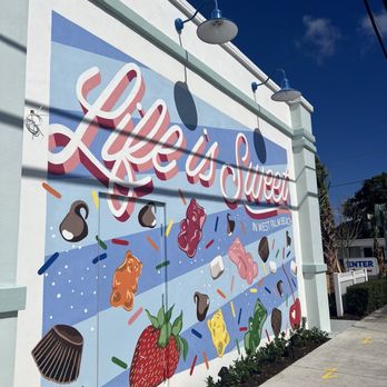 16 Handles - Mural - Ice Cream & Frozen Yogurt Near Me - West Palm Beach, Florida