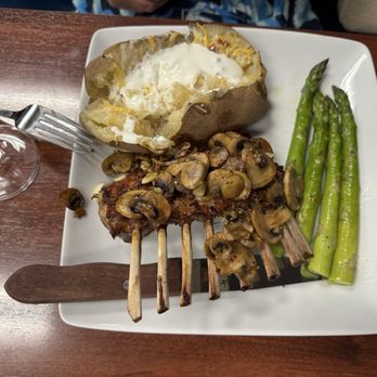 Guillermo’s Steakhouse - Steakhouses Near Me - Delano, California