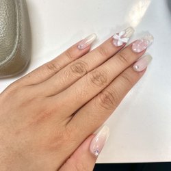 Essence Nails & Day Spa - Nail set