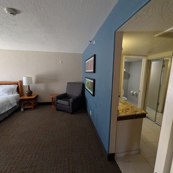 Holiday Inn The Lodge at Big Bear Lake - room 316 - Big Bear, CA