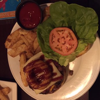 Old School Bar & Grill - Bars Near Me - Windham, New Hampshire