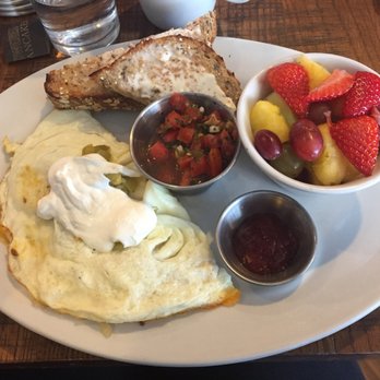 First Watch - Chili chorizo egg white omelet with pico, fresh fruit, fresh bread & house made preserves - Breakfast & Brunch Near Me - Kettering, Ohio