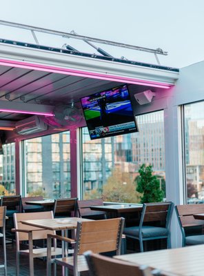 OVER UNDER SPORTSBOOK ROOFTOP LOUNGE - 72 Photos & 60 Reviews - 476 K ...