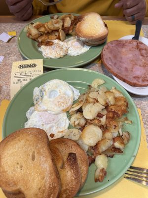 Harriet's Kitchen by null