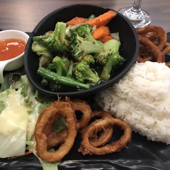 Million Thai Restaurant - Mixed vegetable lunch special with fried calamari - Thai Near Me - Fairfield, California Million Thai Restaurant - Mixed vegetable lunch special with fried calamari - Thai Near Me - Fairfield, California