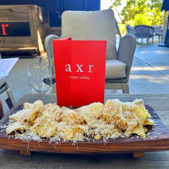 Axr Napa Valley - Potato chips with shredded Gouda - Wineries Near Me - Saint Helena, California