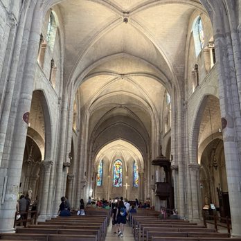 Paroisse Saint-Germain-des-Prés - Inside - Churches Near Me - Paris, 75