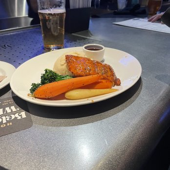 Yard House - Salmon, potatoes, fresh veggies - New American Near Me - Indianapolis, Indiana