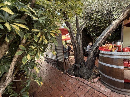 Café Nouveau by null