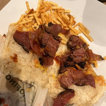 Hornofino - The inside of a $10.00 pastrami sandwich; where is the pastrami? - Bakeries Near Me - Bayamón, Puerto Rico
