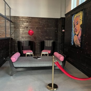 The Trap - Vip - Axe Throwing Near Me - Winter Park, Florida