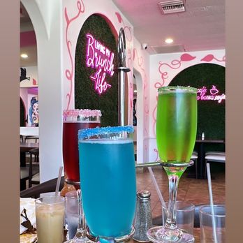Madres Brunch - Breakfast & Brunch Near Me - Placentia, California
