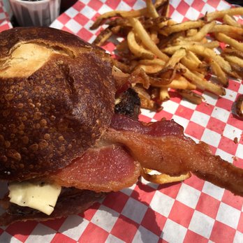Stacked STL - Yummmmmmmmy - Burgers Near Me - Saint Louis, Missouri