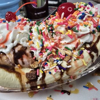 Monroe's on Main - Ice Cream & Frozen Yogurt Near Me - Warrior, Alabama