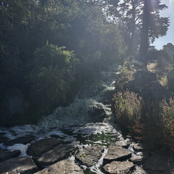 Lloyd Lake - Stone walkway - Lakes Near Me - San Francisco, California
