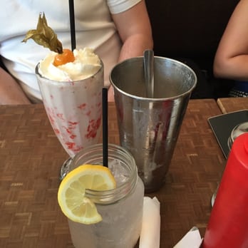 Jam Cafe - Strawberry shake - Breakfast & Brunch Near Me - Victoria, British Columbia