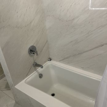 The Beverly Hilton - 6th floor renovated bath. - Hotels Near Me - Beverly Hills, California The Beverly Hilton - 6th floor renovated bath. - Hotels Near Me - Beverly Hills, California