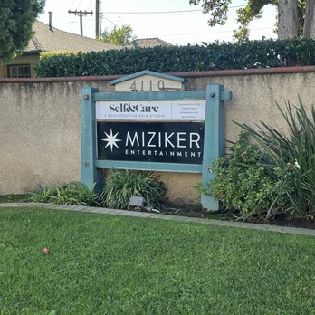 Self and Care Skin Studio - Self and Care on Riverside Dr - Skin Care Near Me - Burbank, California Self and Care Skin Studio - Self and Care on Riverside Dr - Skin Care Near Me - Burbank, California