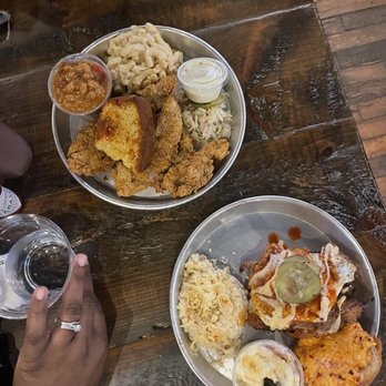 Edley's Bar-B-Que - Tuck Special with Smoked Brisket with 2 Sides + Catfish Platter - Barbeque Near Me - Chattanooga, Tennessee