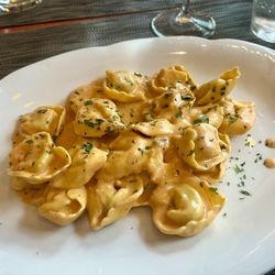 Trattoria Tiziano - Tortellini Ricotta Spinat