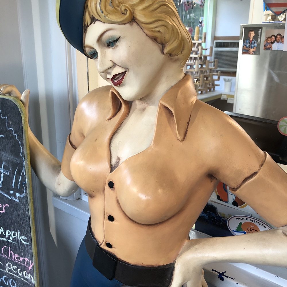 Shake A Burger - Inside - Fast Food Near Me - Oconto, Wisconsin Shake A Burger - Inside - Fast Food Near Me - Oconto, Wisconsin